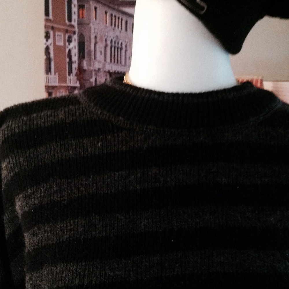 Cropped Sweater Made In Italy - Picture 6 of 7